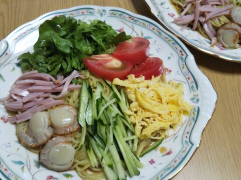 ホタテと卵焼きとハムと野菜の生冷やし中華☆